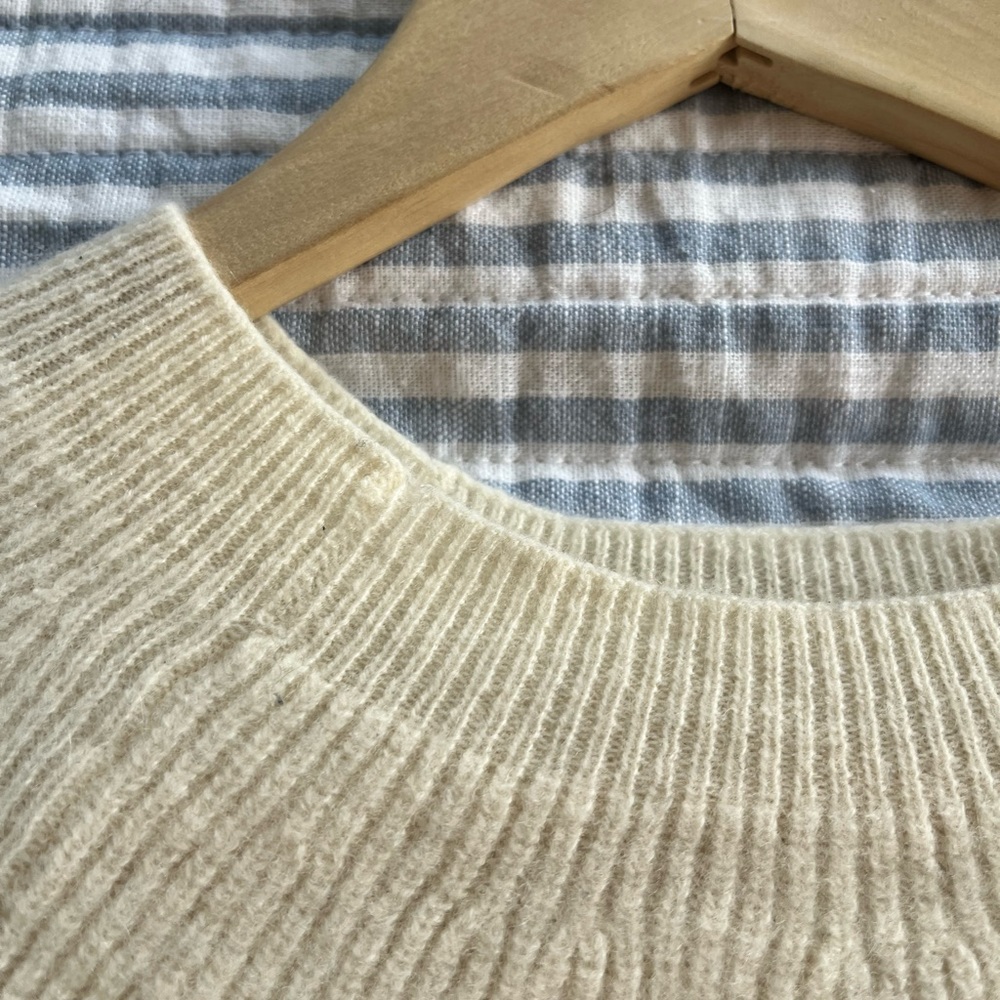 HIVE Cashmere cream crew neck sweater, women’s size small